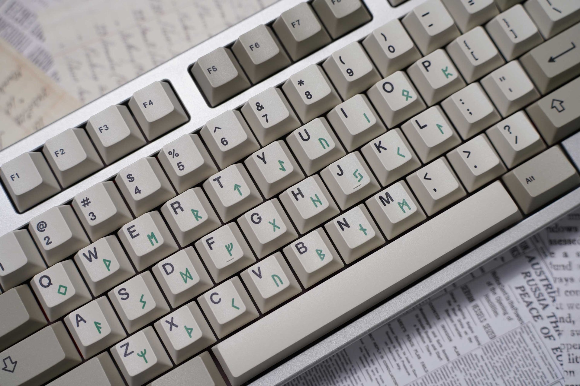 21KB Runic Classic Retro Beige Keycap Set